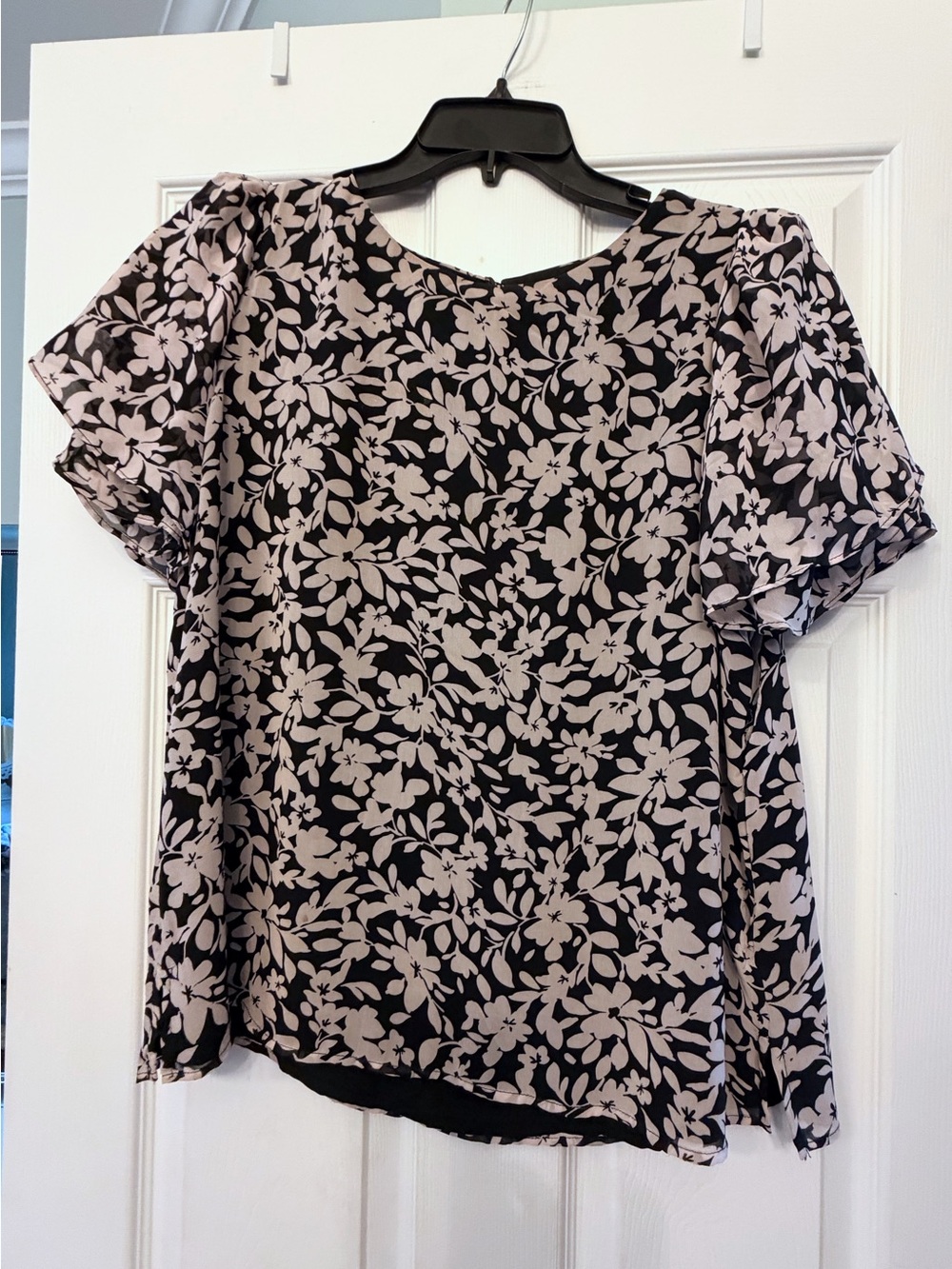 Vince Camuto Women's Black Floral Short-Sleeve Blouse